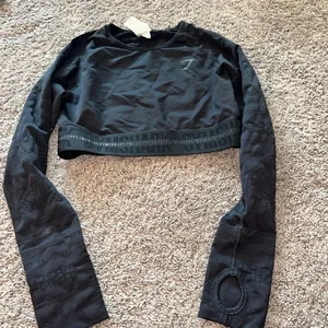 Gymshark cropped long sleeve thumbnail 1