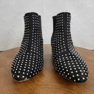 JustFab Jenna Women's Ankle Boots 7 Black Studded Suede Slip On Block Heels thumbnail 2