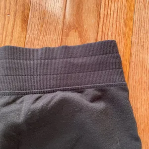 black drawstring joggers Size M thumbnail 7