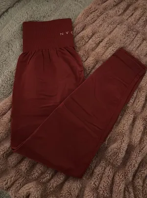 NVGTN Crimson Leggings Contour thumbnail 1