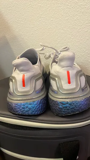 ULTRA BOOST ISS thumbnail 5