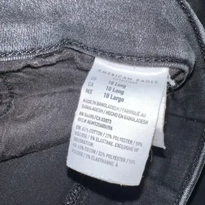 American Eagle High-Waisted Jegging in Black Size 10 Long thumbnail 16
