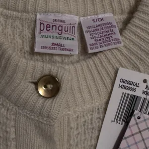 VTG Penguin Munsingwear Lambswool Cashmere Poncho‎ Sweater Cape Size Small NWT thumbnail 9