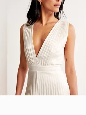 NEW $140 ABERCROMBIE & FITCH Giselle Pleated Jumpsuit In White Satin Silky thumbnail 4