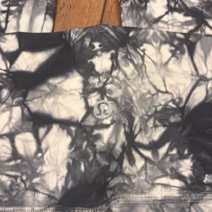 Lululemon Wunder Under Crop High-Rise Tight *Dual Shibori Full-On Luxtreme Sz 2 thumbnail 3
