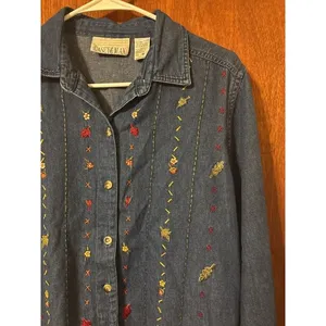 Casey and Max Denim Button Up Shirt Womens Size M, Embroidered Flowers thumbnail 2