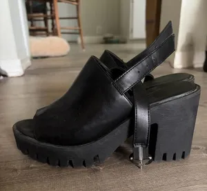 Madden Girl Chunky sandals thumbnail 1
