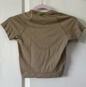 Lululemon Swiftly Tech Cropped Short-Sleeve Shirt thumbnail 3