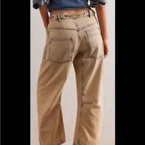 We The Free Moxie Pull On Barrel Jeans. Size 27” thumbnail 2