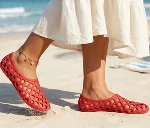 Nicole Miller jelly matte waterproof lightweight red sandals women’s Size 9 thumbnail 1