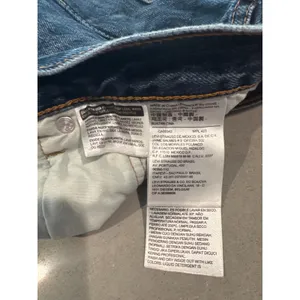 Levis Womens Blue‎ Denim Shorts Frayed Raw Hem 501 Style thumbnail 4