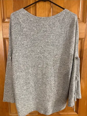 Maurices gray long open sleeve with bows tops size xlarge. thumbnail 6