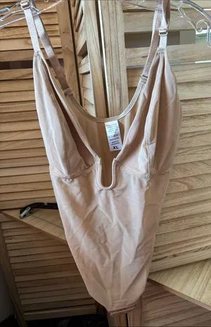 Women’s Nude Shaping Bodysuit with Plunge V-Neck Thong Style XL NWOT thumbnail 1
