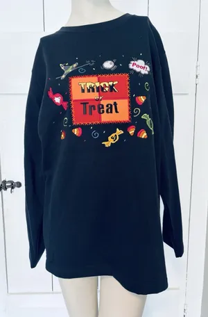 Halloween Trick-Or-Treat VTG Embroidered Grandmacore Sweatshirt Unisex Size 1X thumbnail 1