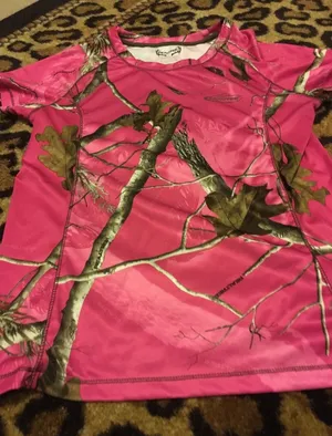 Realtree Women's Juniors Camo Pink Short Sleeve Shirt ActiveT-Shirt Size Large thumbnail 1