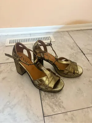 Esska Gold & Black Platform Heels Size 9 thumbnail 5