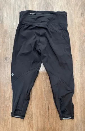 Lululemon Black Running Crop‎ Leggings Womens Size 4 Activewear Athletic thumbnail 1