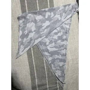 Lululemon Grey Camo Triangle Scarf‎ Wrap One Size Athletic Yoga Accessory thumbnail 3