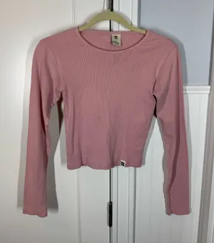 Lucy & Yak Women's Pink Ribbed Long-Sleeve Crewneck Top thumbnail 1