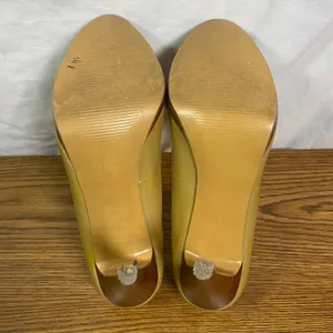 Guess Pumps Heels Classic Pointed Toe Party Career Shoes Size 6‎ Beige thumbnail 5