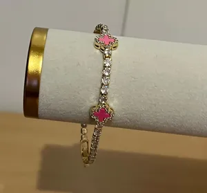 Beautiful pink bracelet thumbnail 1