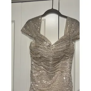 Sequin Ruched Mini Dress Size 6 Elegant Party Dress thumbnail 4