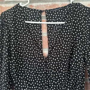 Abercrombie Fitch Faux Wrap Mini Flounce Dress Women’s XS Black White Polka Dot thumbnail 3