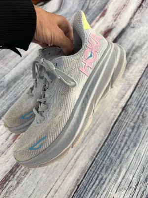 HOKA Clifton 9 Women's Light Blue Running Shoes with Pink Logo thumbnail 3