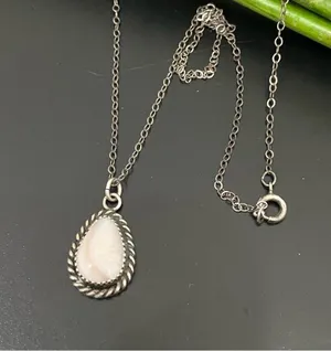 Vintage Native American Sterling Silver Mother Of Pearl Teardrop Pendant Necklac thumbnail 3