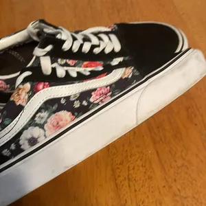 Vans Unisex Old Skool Sneakers Multicolor Black Floral Suede Low Top thumbnail 8