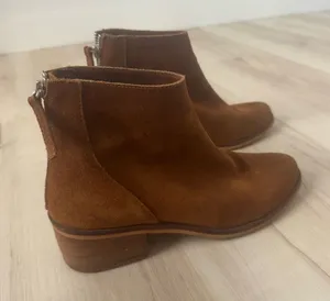Steve Madden Chestnut Suede Ankle Boots with Back Zip thumbnail 1