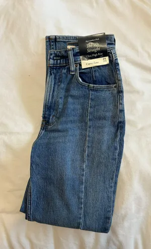 Abercrombie Curve Love 90’s Straight Jean thumbnail 4