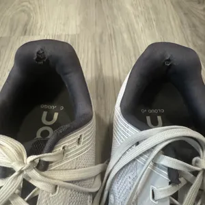 On Cloud Size 9 - On Cloudgo White/Glacier Running Shoes thumbnail 4