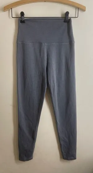 Beyond Yoga Ribbed High Rise Leggings Gray size M *flaw* thumbnail 1