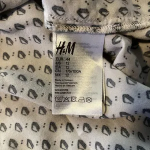 Women's H&M Black & White LS Dress, Size‎ 12 thumbnail 4