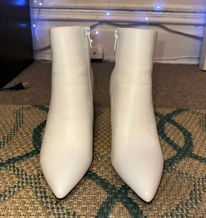 White Chunky Heel Boots Size 9 thumbnail 1