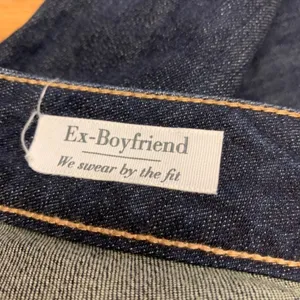 Torrid Ex-Boyfriend Jeans Womens 18 Blue Plus Size Crop Dark Wash Denim Straight thumbnail 4