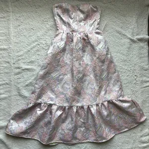 B. Right Coquette Pink Floral Lily Strapless Midi Dress Size Small thumbnail 1