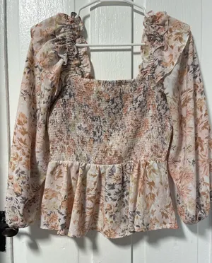 Entro Floral Puff Ruffle Sleeve with smocking peplum bottom size medium thumbnail 1