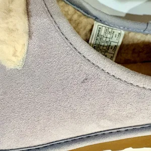 UGG Women’s Suede Shearling Slide Sandals Purple Cream Size 7 EUC Small Spots thumbnail 7