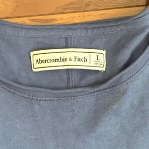 ‎Abercrombie Bell Sleeve Top Size Large thumbnail 4