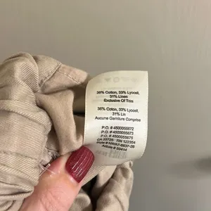 ✨Aritzia Wilfred Free Khaki Sz Large Shorts✨ thumbnail 6