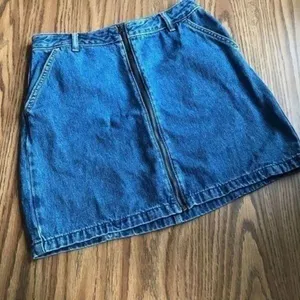Hollister Ultra High Rise Denim Junior Size Jean Skirt thumbnail 2