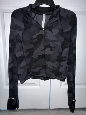 Lululemon Cropped Half-Zip thumbnail 3
