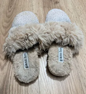 Gianni Bini Cheeky Rhinestone Heart Faux Fur Slippers Women's 7 Beige Silver thumbnail 1