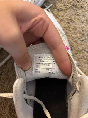 Nike Women’s White Sneakers thumbnail 5