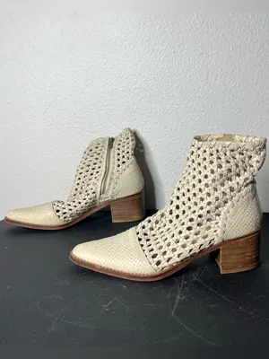 Free People In The Loop Woven White Leather Pointed Toe Boots EU 37 thumbnail 3