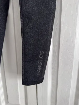 Fabletics NWT Seamless Low Impact Sports Bra And Leggings Set thumbnail 6
