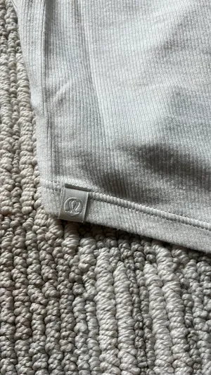 Lululemon Cropped Long Sleeve thumbnail 6