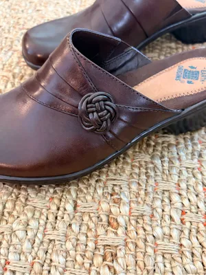 Earth Origins Brown Leather Slip-On Mules 8 thumbnail 4